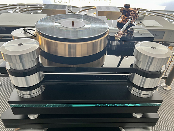  061724.munich2.Rui Borges Pendulum II turntable.jpg